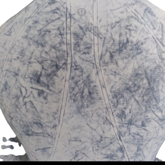 Lululemon ebb to train fitted sports hoodless jacket, size 4 excellent condition - Picture 8 of 9